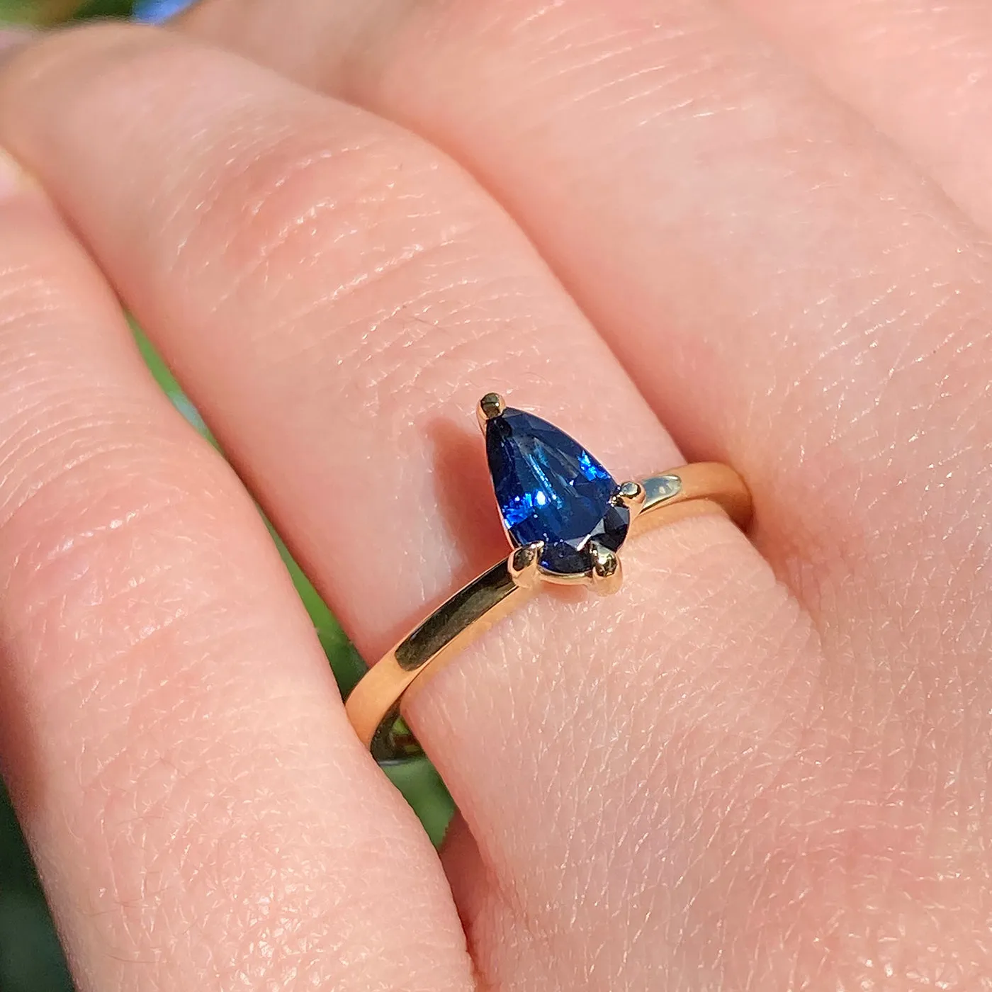 18ct Gold Deep Blue Sapphire Teardrop Ring (Size M 1/2, Resize G - P 1/2)