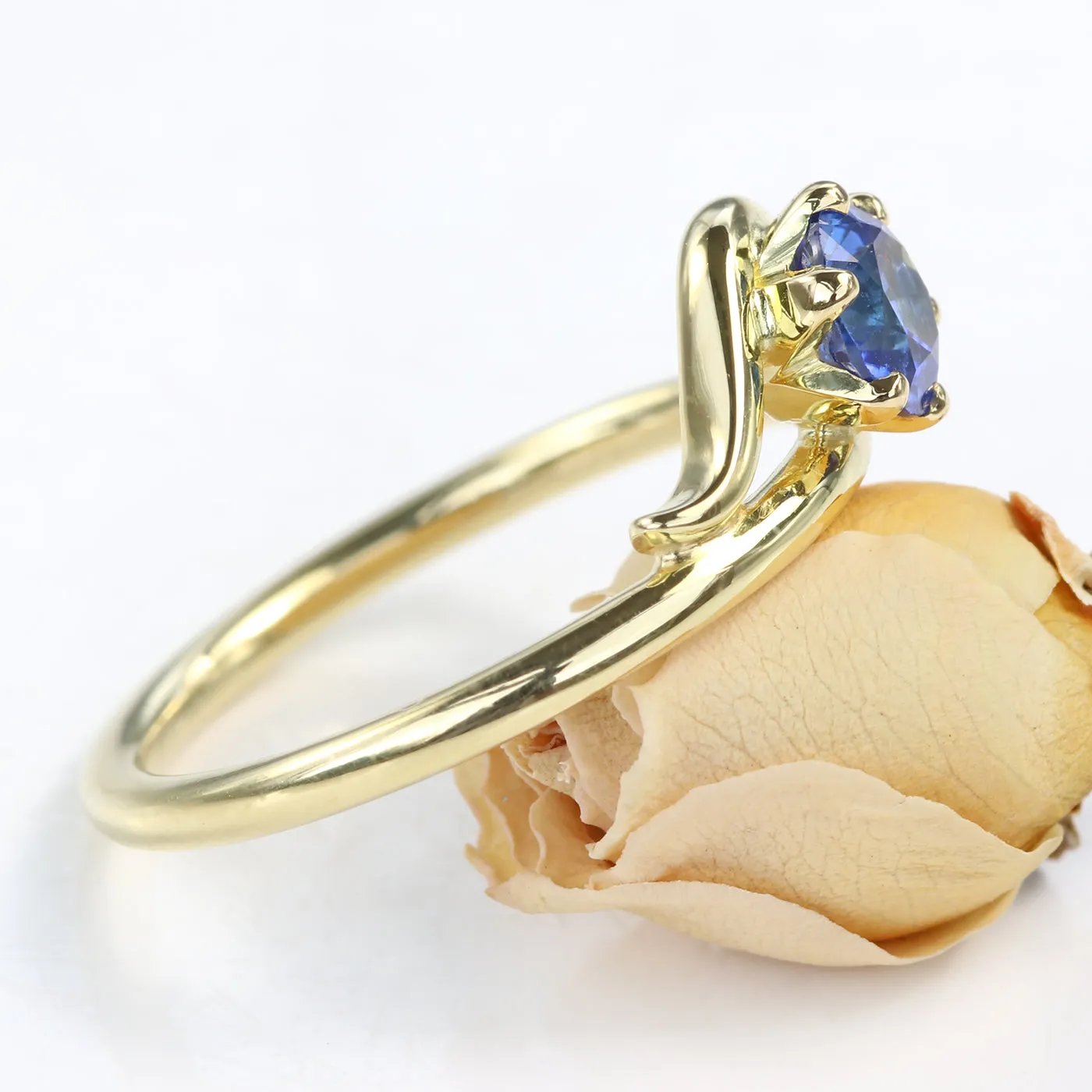 18ct Gold Sapphire and Diamond Art Nouveau Inspired Ring (Size J, Resize G - J 1/2)