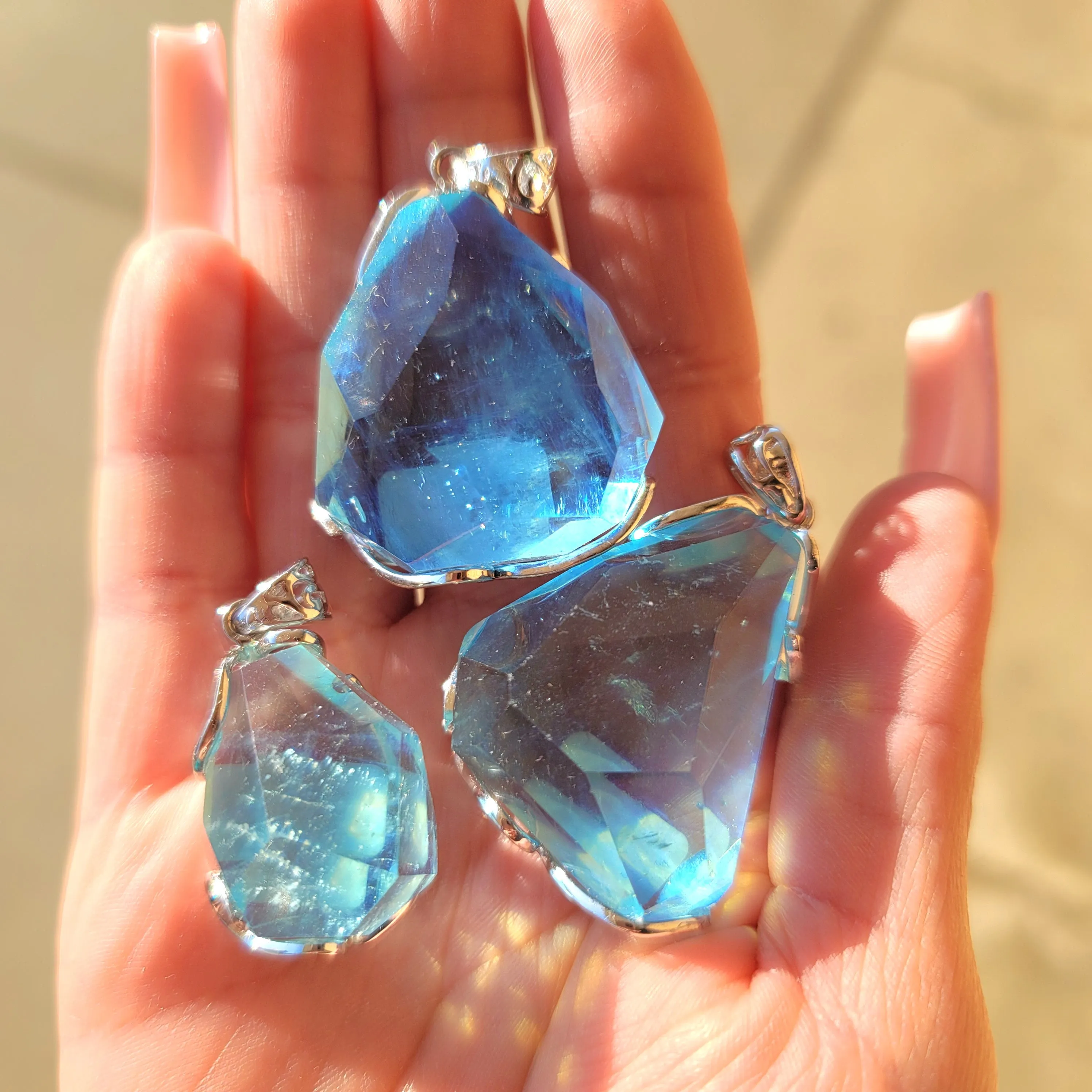 Aquamarine Pendant (Gem Grade) for Enhanced Communication and Peace