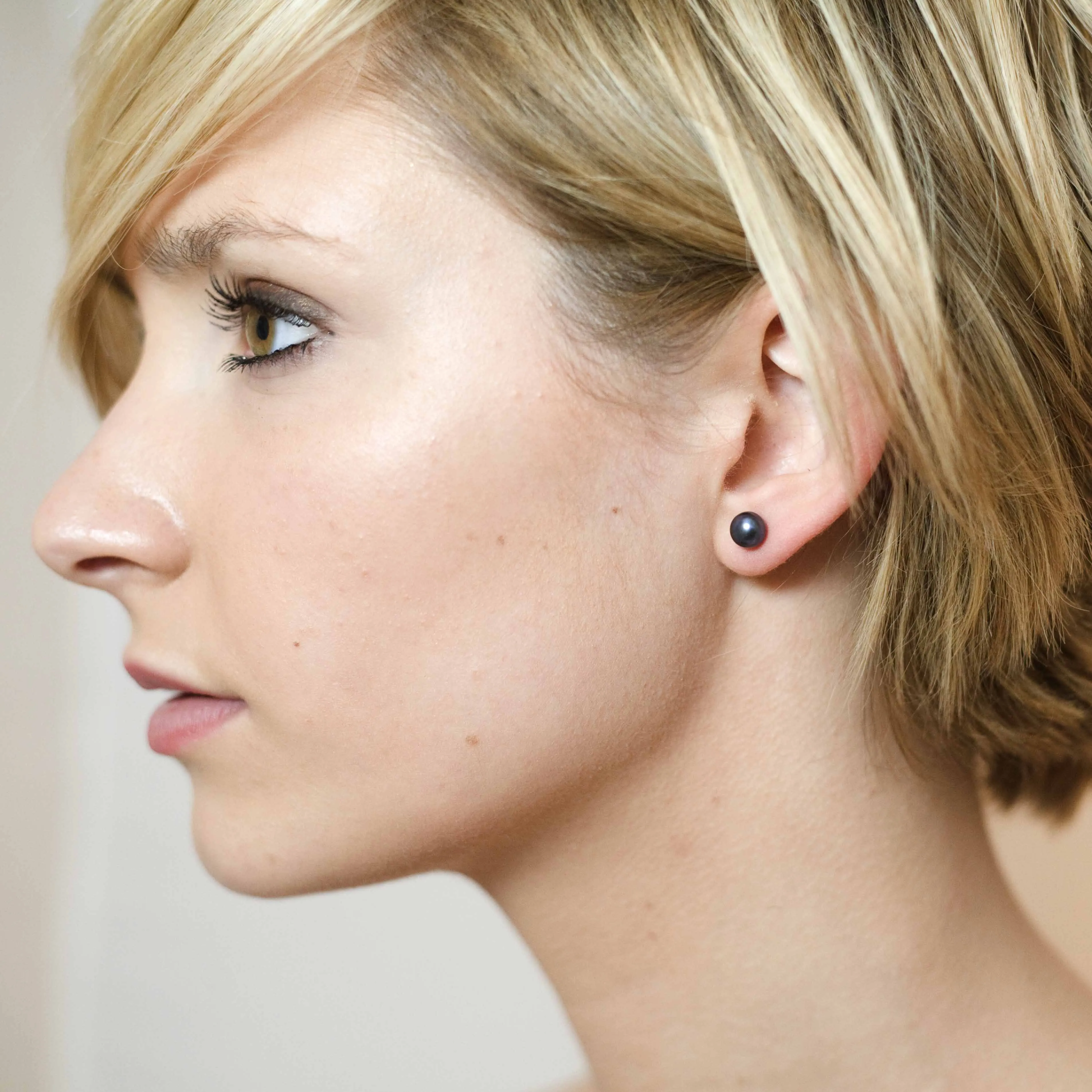 Black Freshwater Pearl & Silver Studs