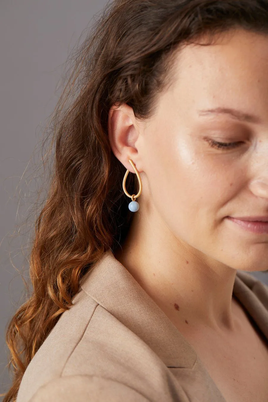 Globe 18K Gold Pendants w. Aquamarines