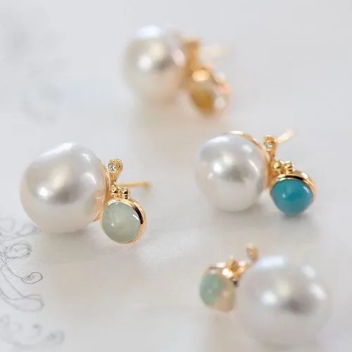 Ole Lynggaard Boho Earrings in gold with pearl, aquamarine and diamonds