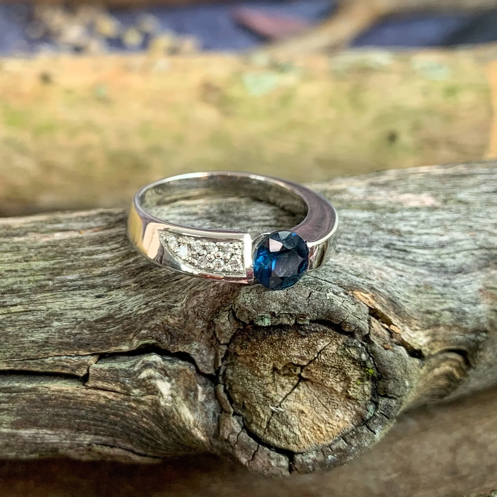One Platinum ring 0.92ct Australian Sapphire and Diamond ring