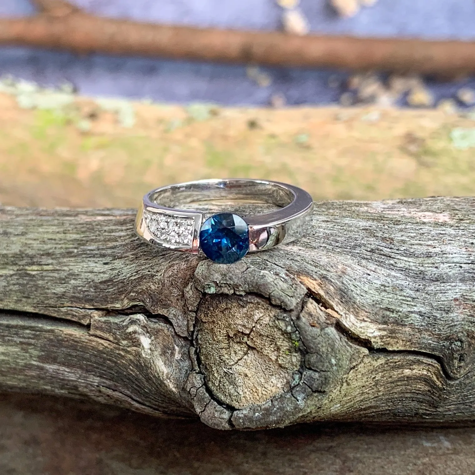 One Platinum ring 0.92ct Australian Sapphire and Diamond ring