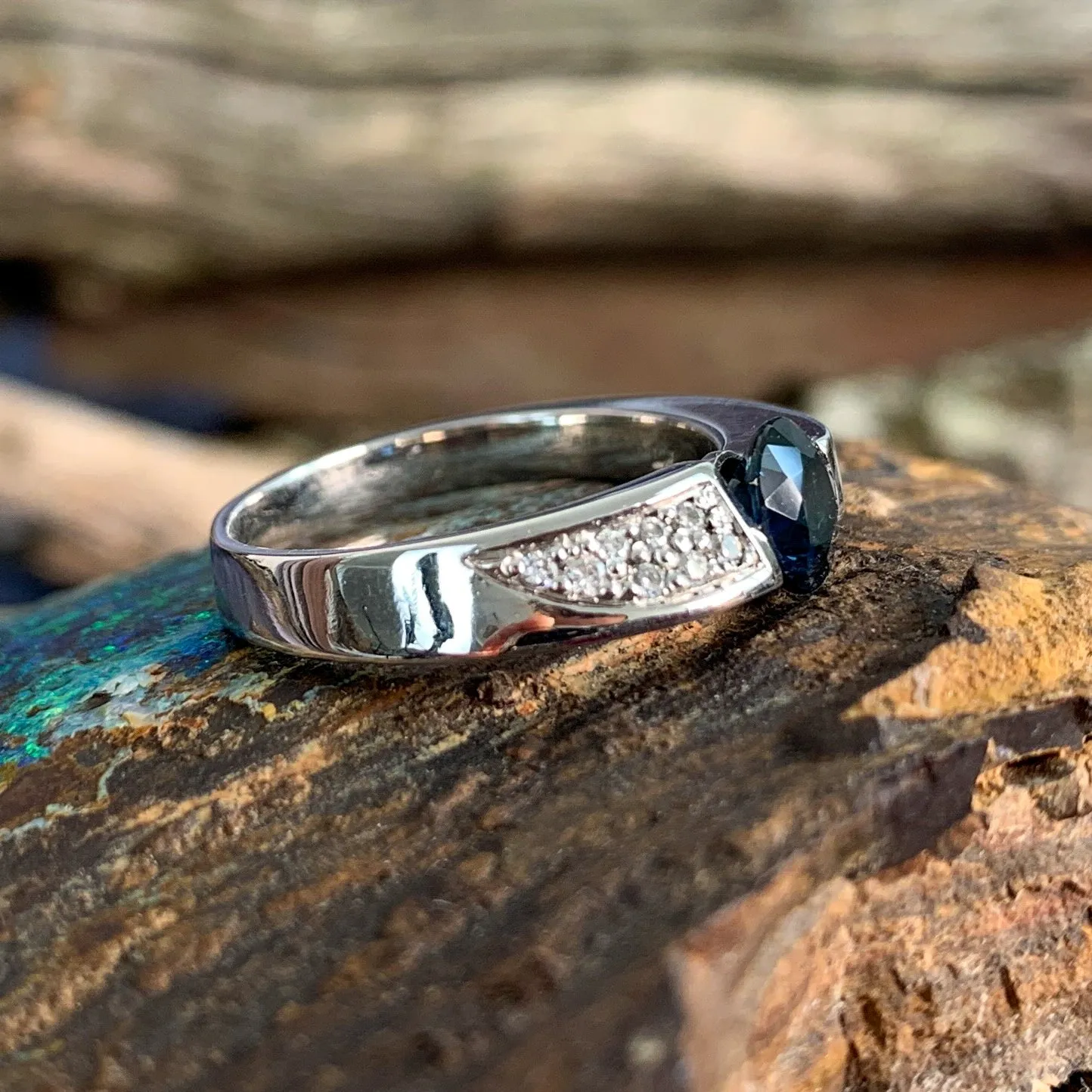 One Platinum ring 0.92ct Australian Sapphire and Diamond ring