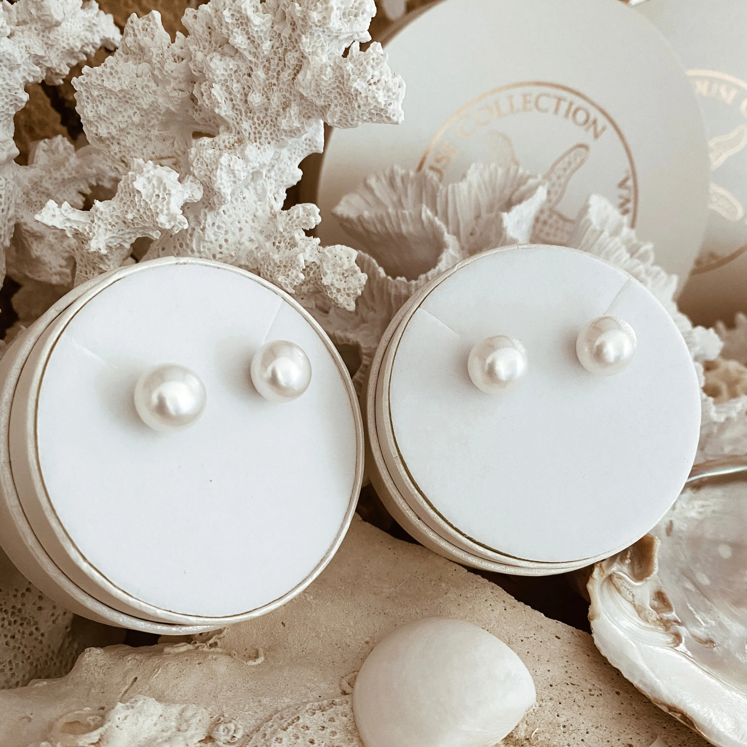 Pearl Earrings Studs White