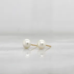 Pearla Studs