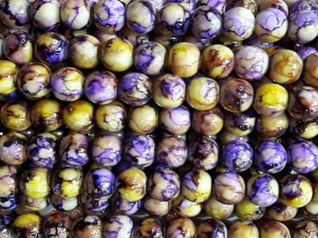 Purple Yellow Circular Semi Precious Quartz Stones