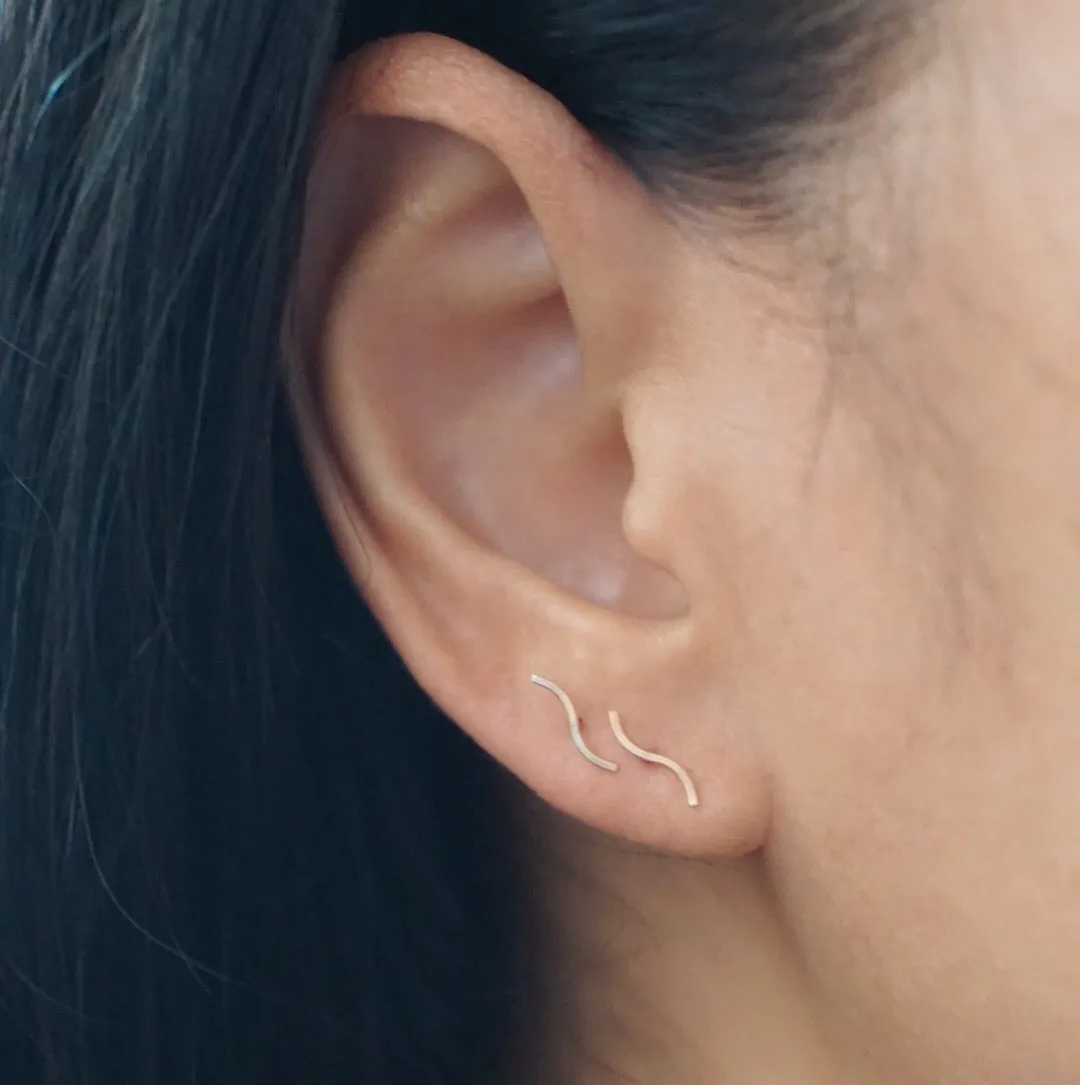 Swerve Stud Earring - Solid 14kt