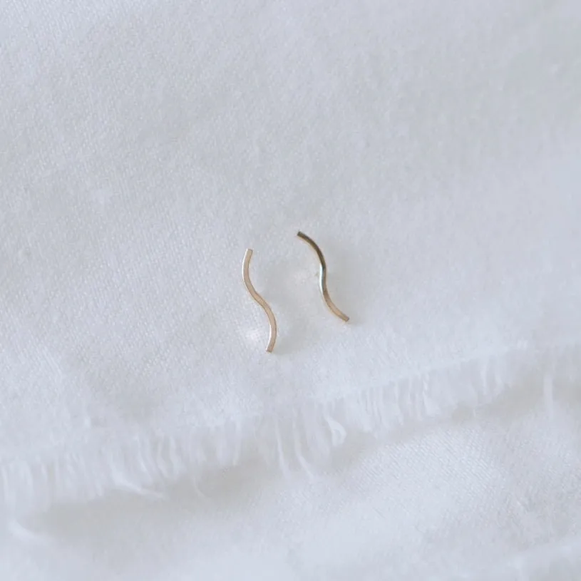 Swerve Stud Earring - Solid 14kt