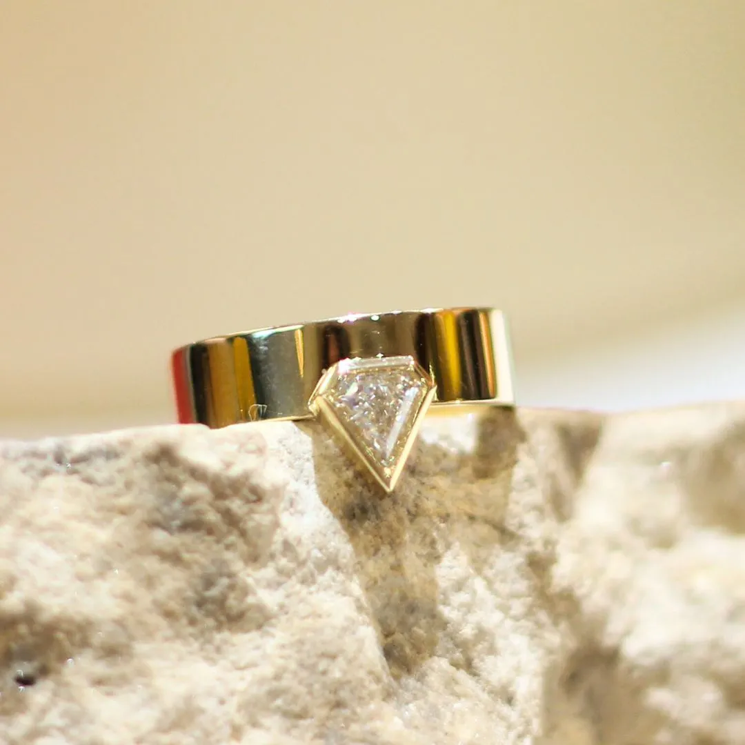 ZENITH - Modern Gold & Diamond Engagement Ring