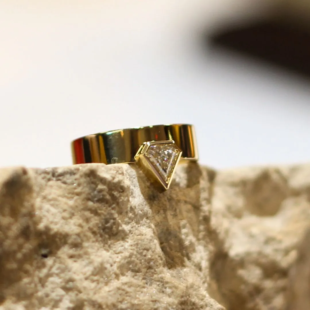 ZENITH - Modern Gold & Diamond Engagement Ring